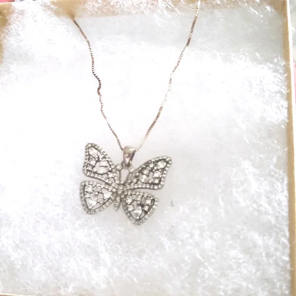 NWOT 925 Butterfly Necklace - Picture 2 of 8